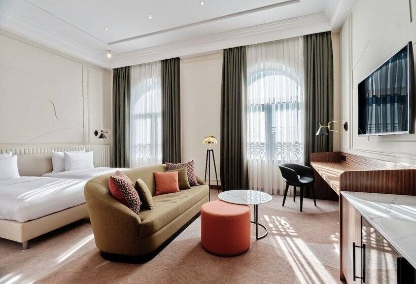 هتل Crowne Plaza Tashkent By Ihg