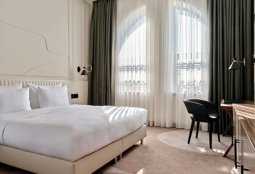 هتل Crowne Plaza Tashkent By Ihg