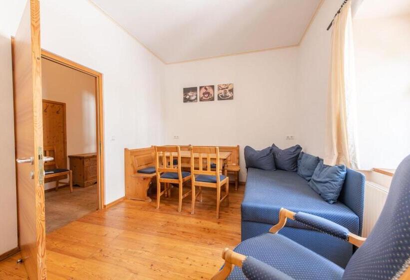 Отель Garni Zum Hirschen