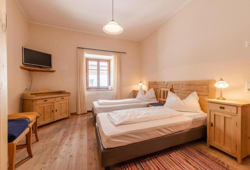 Отель Garni Zum Hirschen