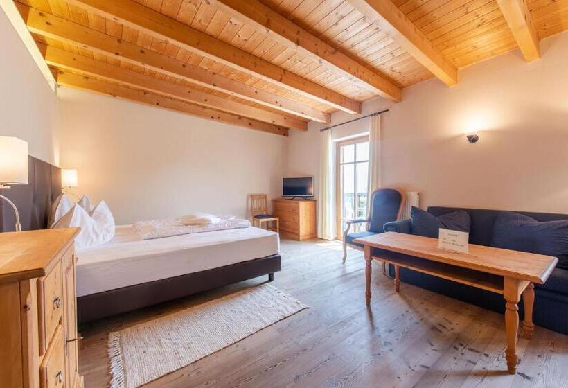 Отель Garni Zum Hirschen