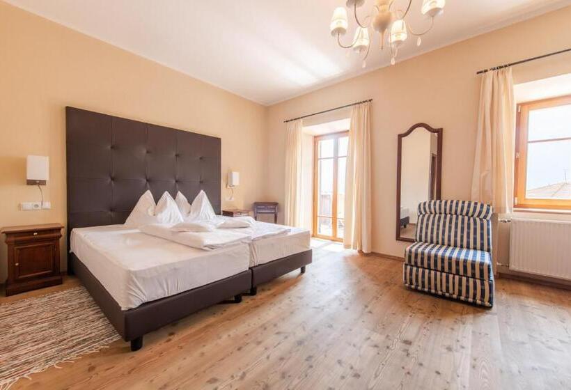 Отель Garni Zum Hirschen