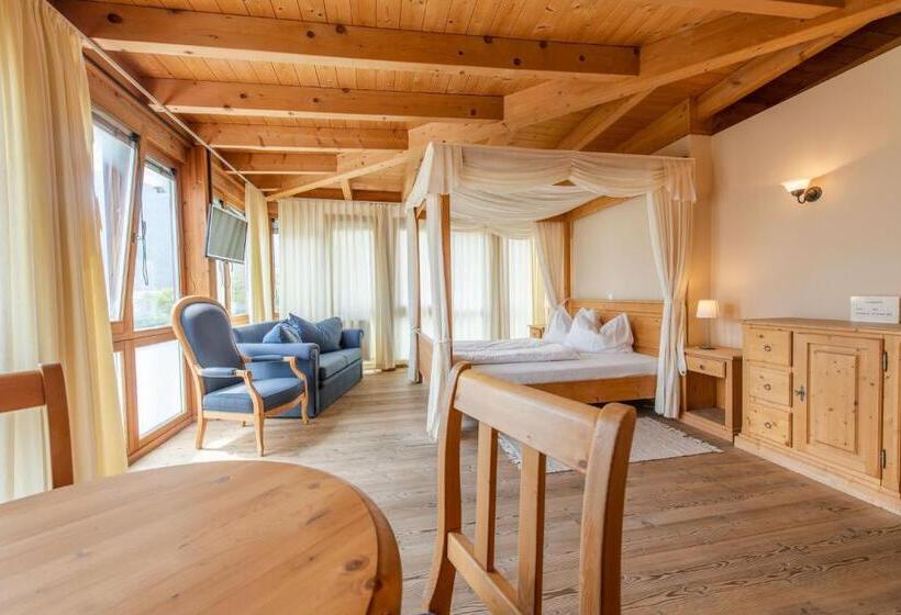 Отель Garni Zum Hirschen