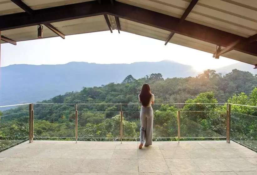 Lomakeskus Dharana At Shillim A Luxury Wellness Retreat