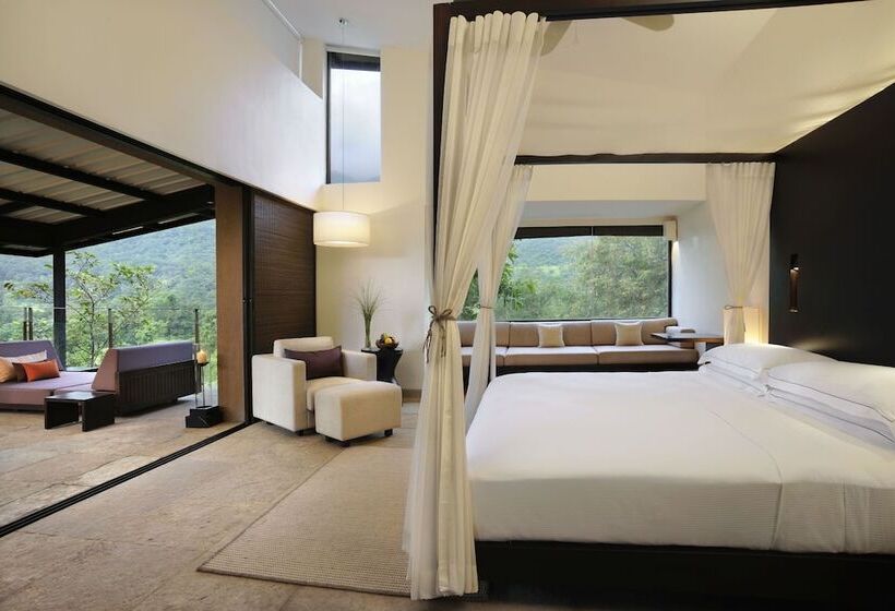 Курорт Dharana At Shillim A Luxury Wellness Retreat