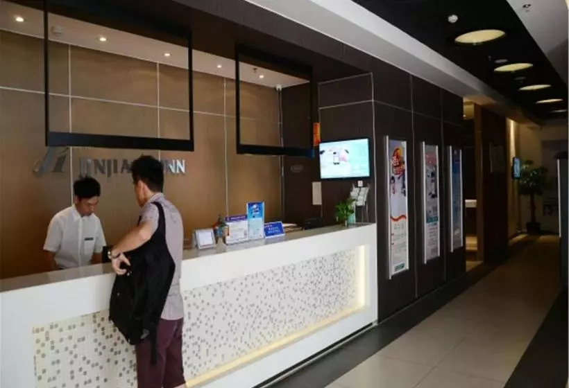 Hotelli Jinjiang Inn Quanzhou Transportation Center Station
