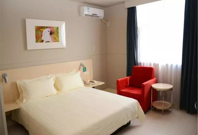 Hotelli Jinjiang Inn Quanzhou Transportation Center Station