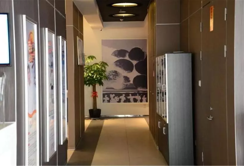 Hotelli Jinjiang Inn Quanzhou Transportation Center Station