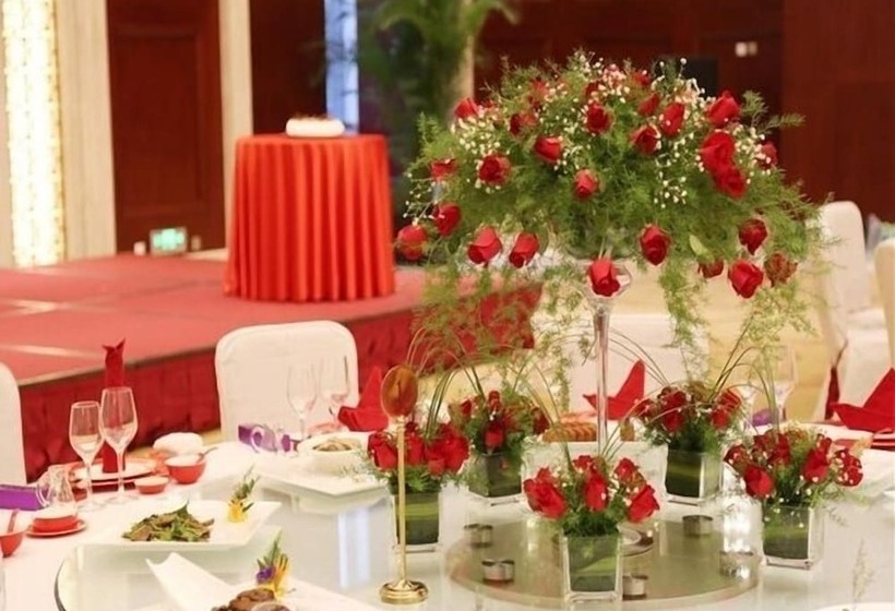 Отель Jiuhua Jin Jiang International