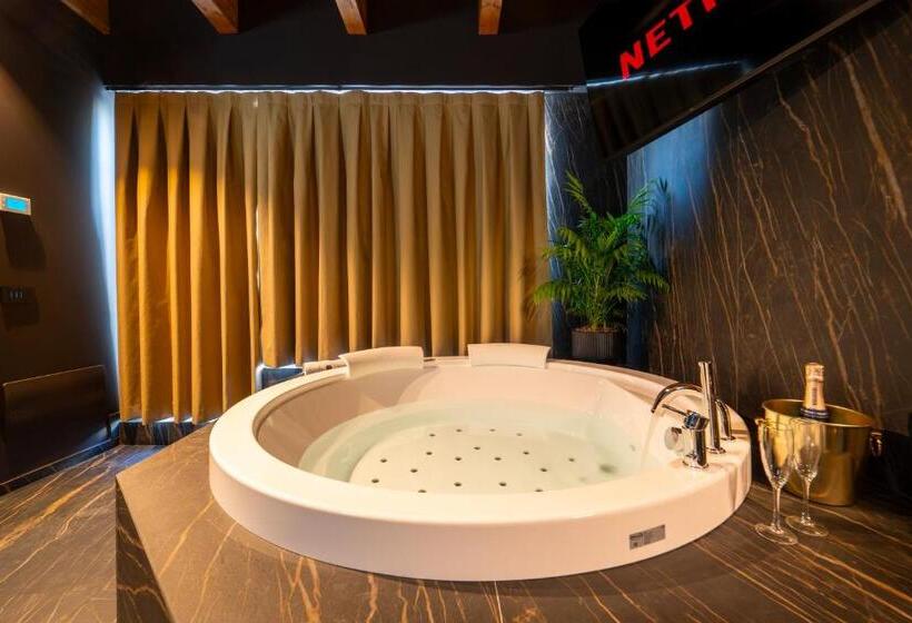 Bed and Breakfast Cinquanta Sfumature Luxury Suites