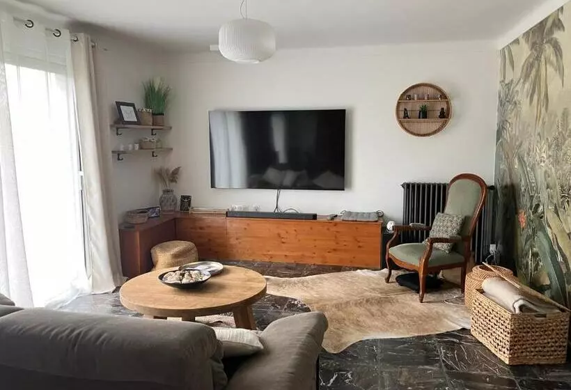 ベッドアンドブレックファースト La Pause Cadurcienne, Table Et Chambre D Hôtes