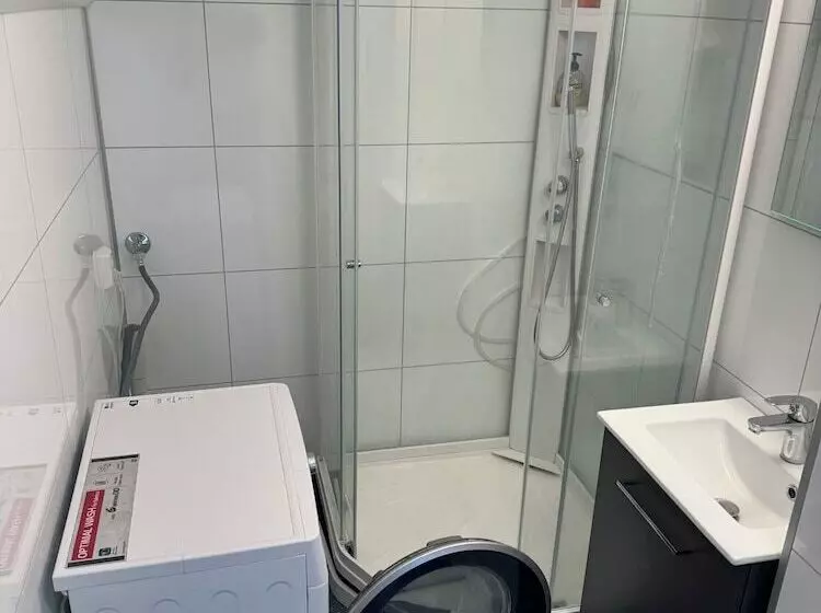 Retkeilymaja Lun Home