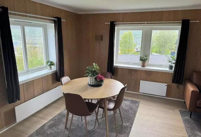 Retkeilymaja Lun Home