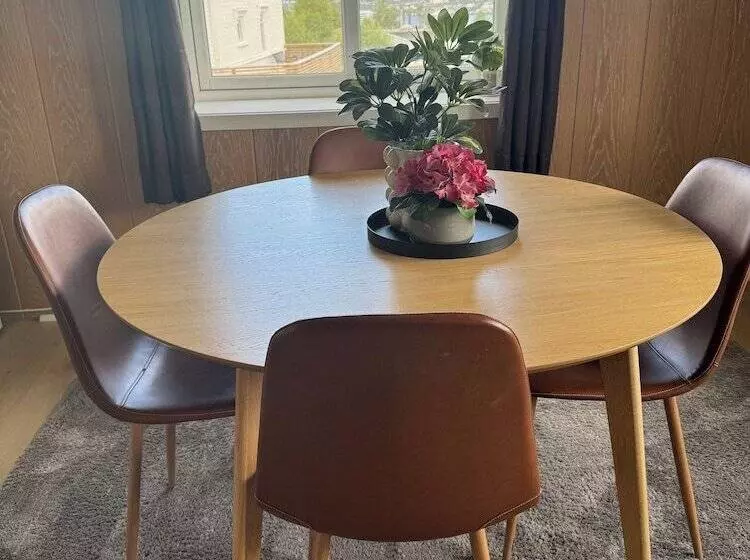 Retkeilymaja Lun Home