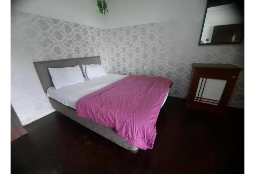 ホテル Oyo 94021 Guest House Pak Eman