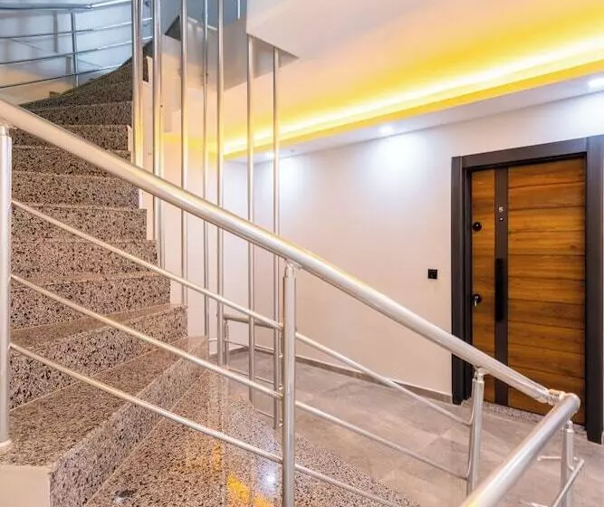 Brandhill Airport Suites