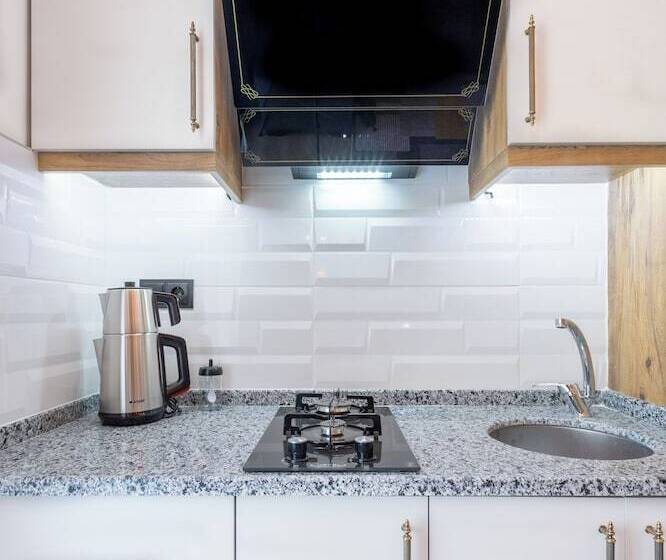 Brandhill Airport Suites