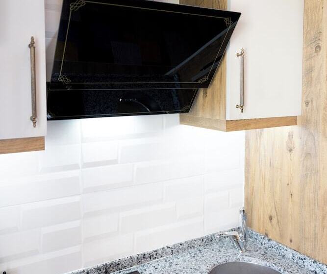 Brandhill Airport Suites