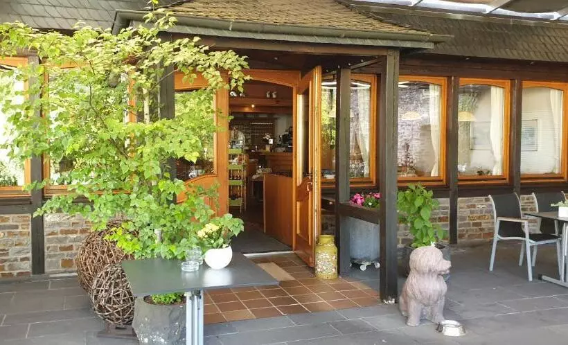 ホテル Weinhaus Serwazi Zenzen