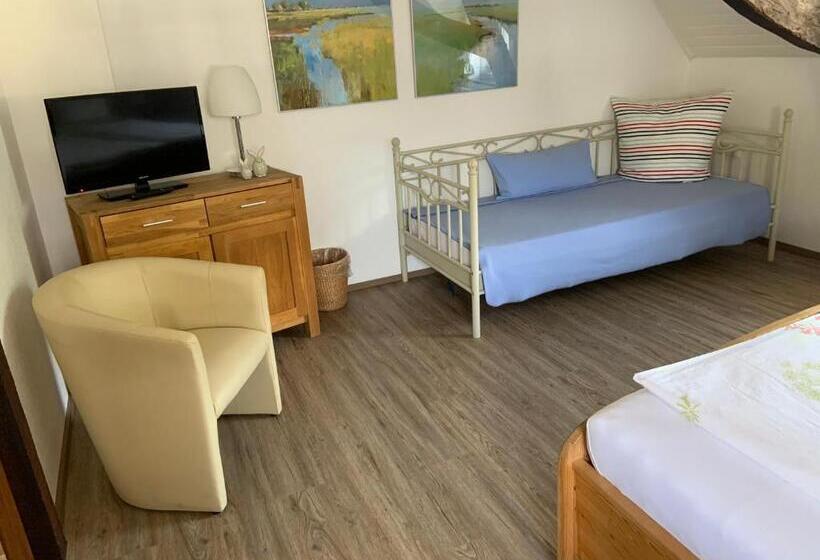 Отель Weinhaus Serwazi Zenzen