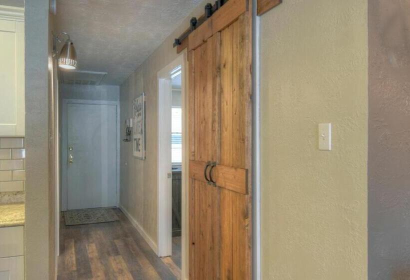 Sundowner Stay On Lake Lbj!