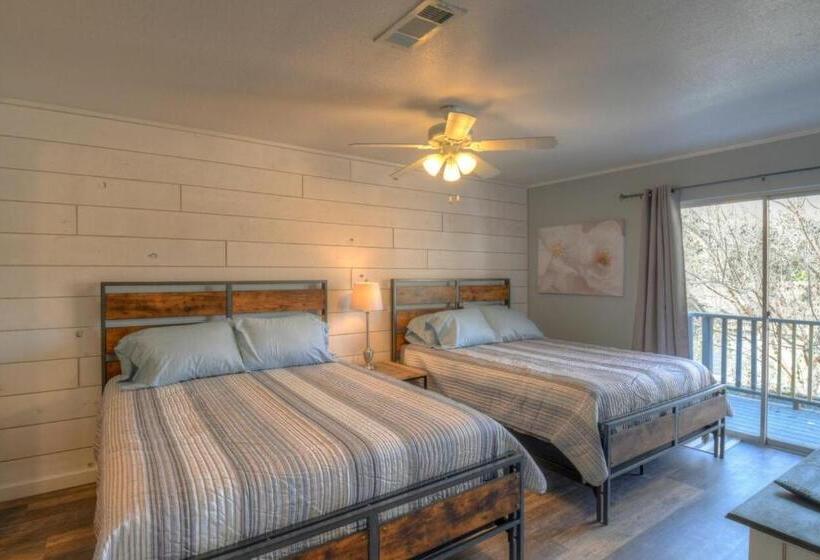 Sundowner Stay On Lake Lbj!