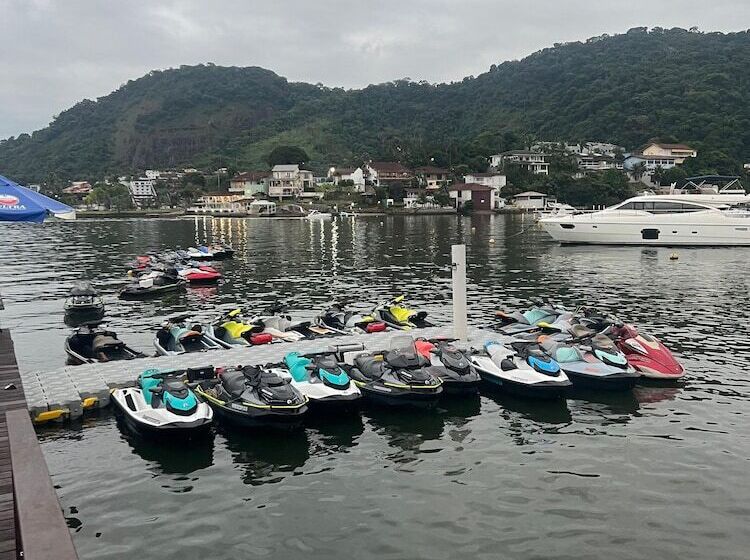 پانسیون Pousada Jet Club Marine Angra