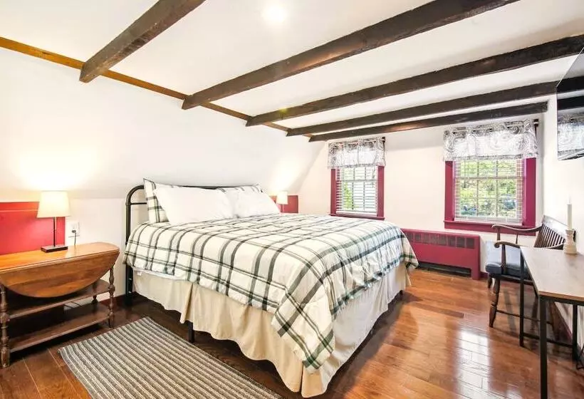 Aamiaismajoitus (B&B) The Cottage At Amos Lake