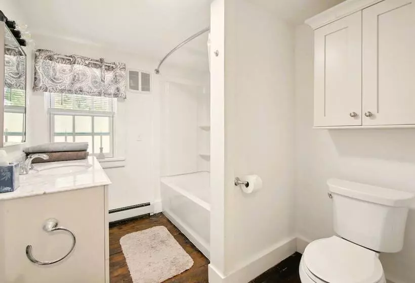 Aamiaismajoitus (B&B) The Cottage At Amos Lake