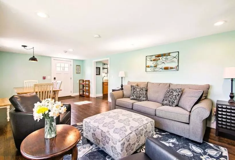 Aamiaismajoitus (B&B) The Cottage At Amos Lake