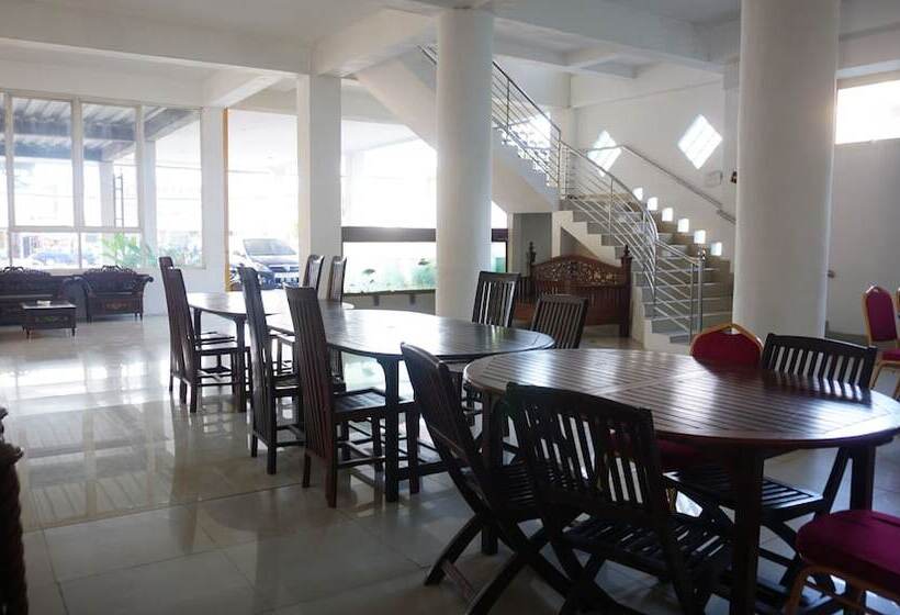 هتل Wijaya Family