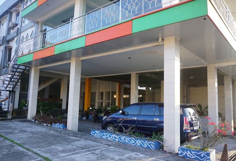 هتل Wijaya Family