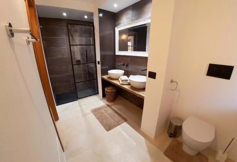 پانسیون Millelire Suites