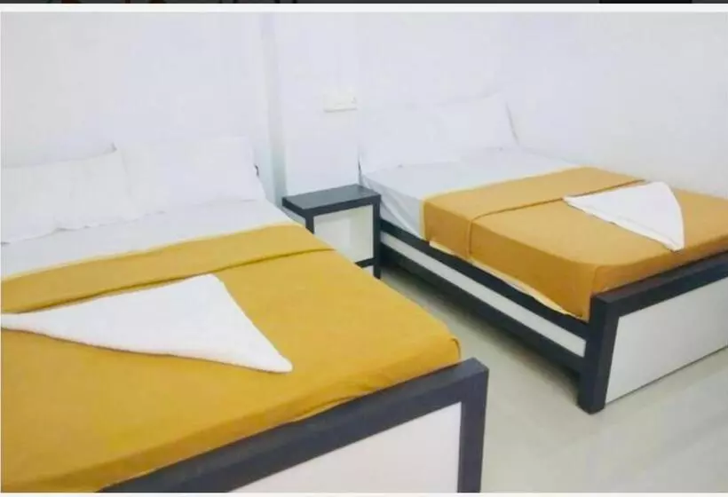 Hotelli Kunnathoor Red Castle Vagamon