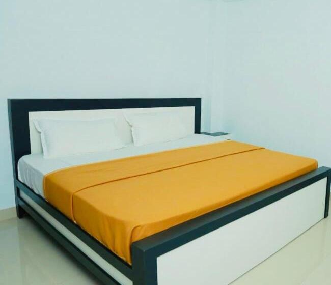 ホテル Kunnathoor Red Castle Vagamon