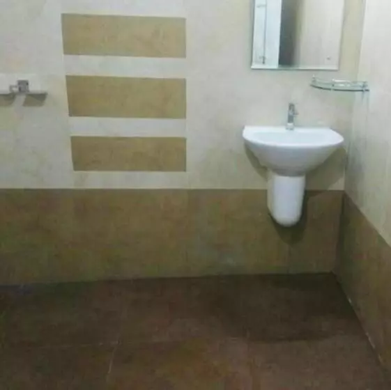 Hotelli Kunnathoor Red Castle Vagamon