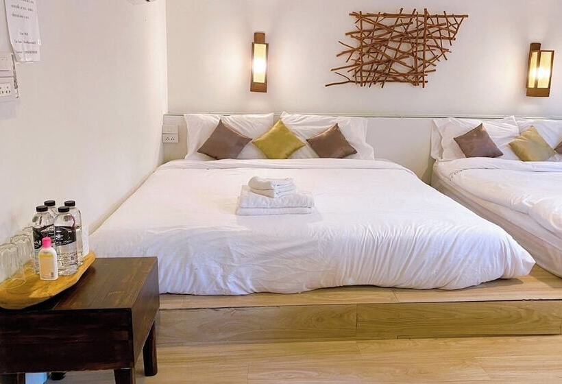 Отель Monruamsuk Homestay Cafe And Bistro