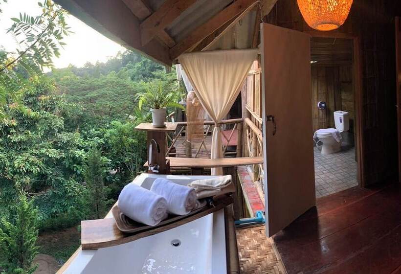 Отель Monruamsuk Homestay Cafe And Bistro