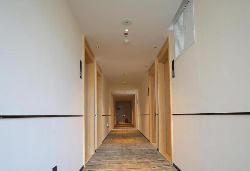 בית מלון כפרי City Comfort Inn Ganzhou Railway Station Huadong City