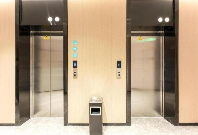 בית מלון כפרי City Comfort Inn Yichang Zhongnan Road Changjiang Plaza