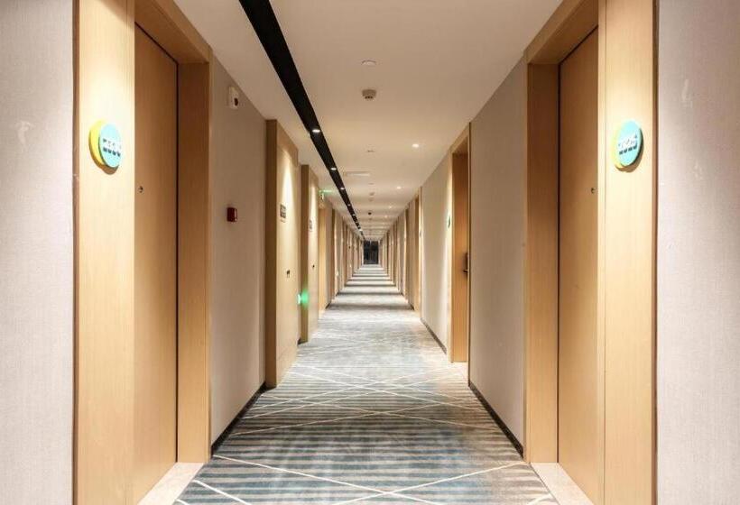 בית מלון כפרי City Comfort Inn Yichang Zhongnan Road Changjiang Plaza