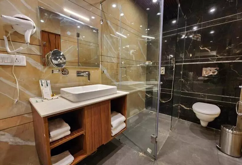 ホテル Echor Kc Vilaas Kufri