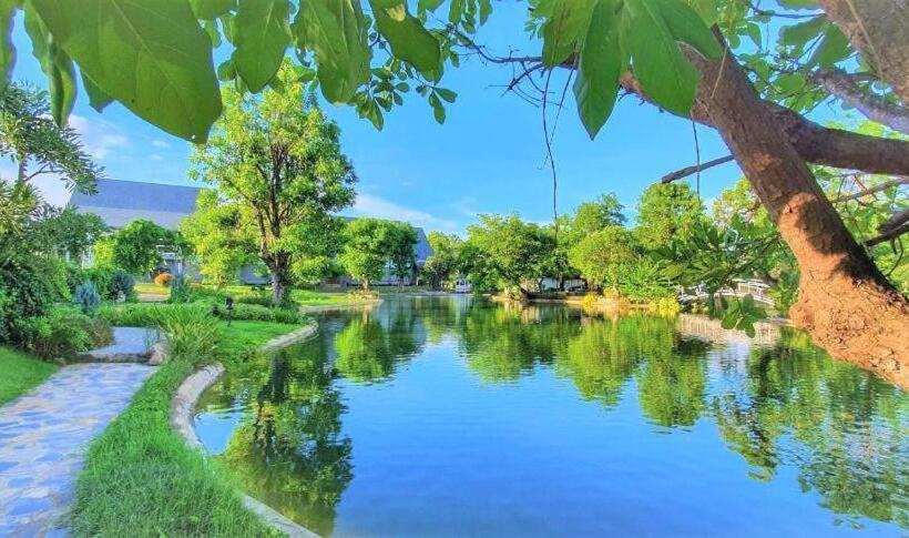 Отель Malang Por