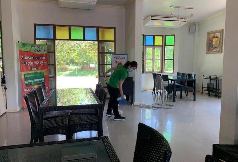 Отель Malang Por