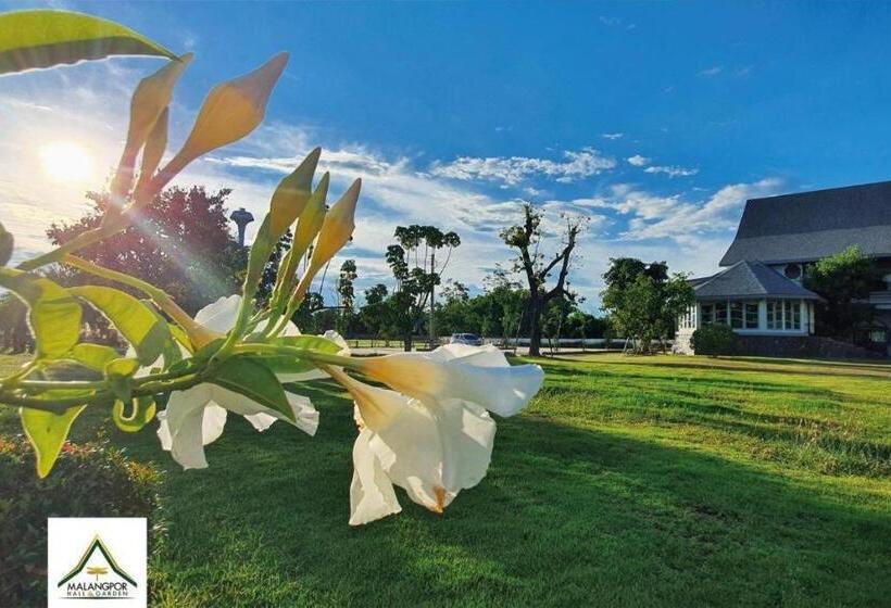 Отель Malang Por