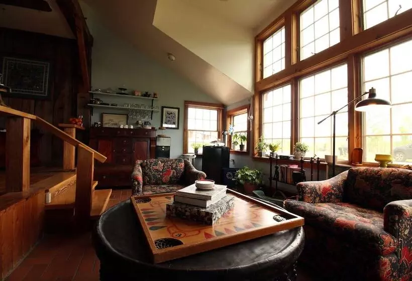 Hotelli Coho Inn & Motor Lodge