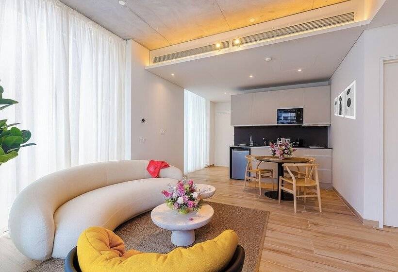 Onomo Allure Abidjan Baobab