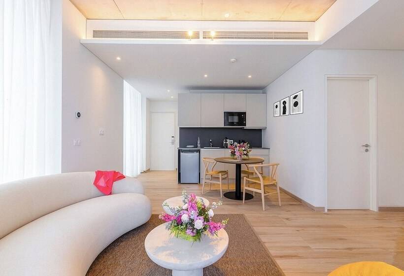 Onomo Allure Abidjan Baobab