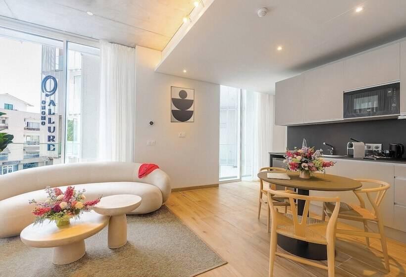 Onomo Allure Abidjan Baobab