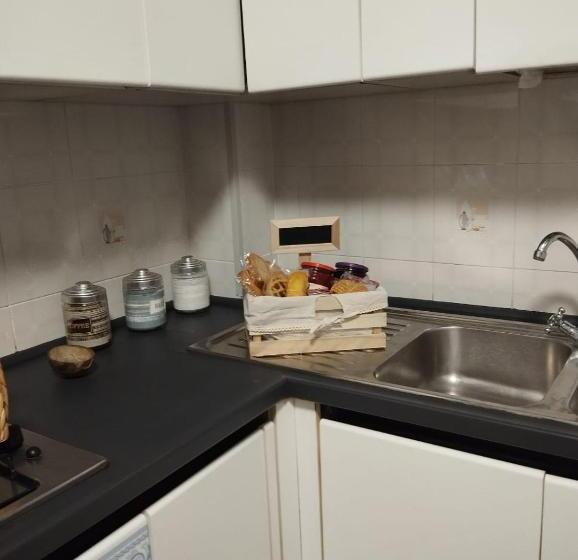 پانسیون The Family House